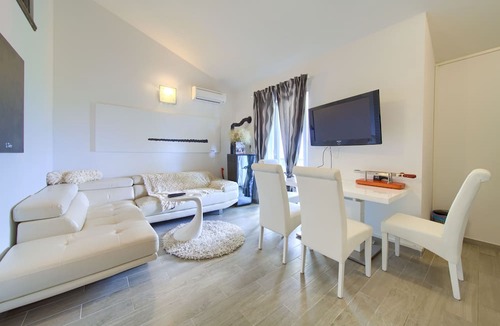 Salatic Apartment | Apartments Mali Nono