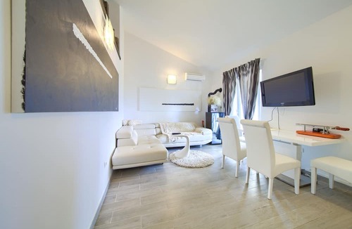 Salatic Apartment | Apartments Mali Nono