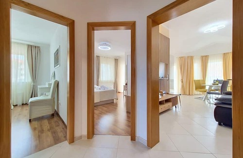 Okrug Gornji Apartment | Villa Nikaroni by Interhome