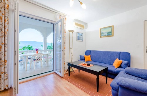 Mastrinka Apartment | Apartment Sea Star - Three-Bedroom Apartment with Pool and Sea View