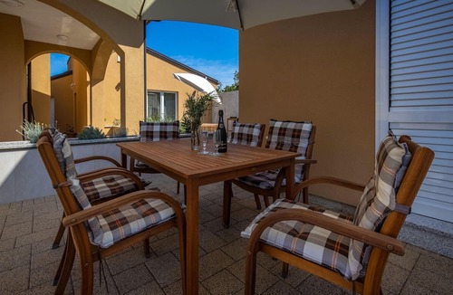 Smrika Apartment | Gorgeous apartment in Smrika with WiFi
