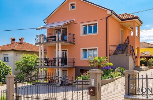 Bezjaki Apartment | Rona apartment Smokva 1