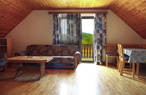 Catrnja Apartment | Two bedroom apartment with terrace Smoljanac, Plitvice (A-14023-a)