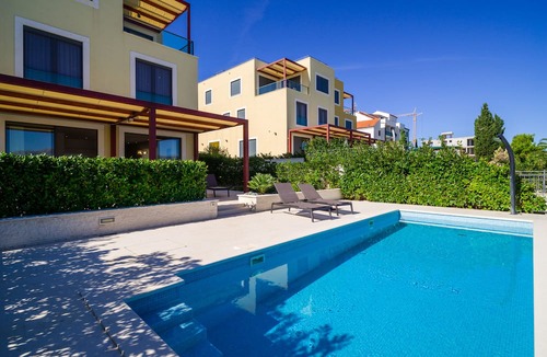 Slatine Apartment | Acadia Beach Villas & Apartments, Slatine
