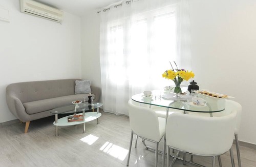 Kastela Apartment | Nice apartment in Solin with swimming pool