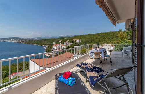 Kraljevica Apartment | Beautiful apartment in Kraljevica with WiFi