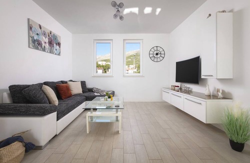 Podstrana Apartment | Spacious Beachfront Apartments Tanita
