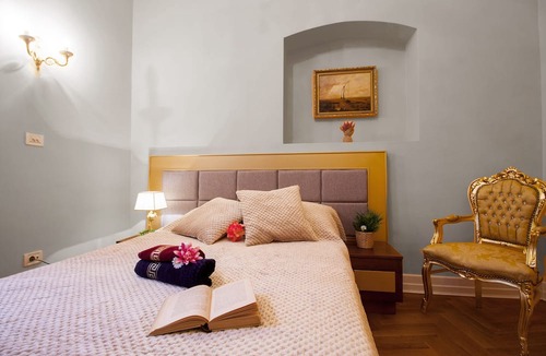 Ljubljana Old Town Apartment | Filips Palace Luxurious Apartment