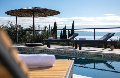 Mravince Villa | Villa Domenica with Heated Pool