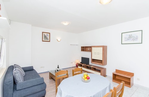 Trogir Apartment | Apartments and Rooms Iva