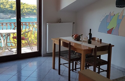 Island Hvar Apartment | Apartments and Room Caric