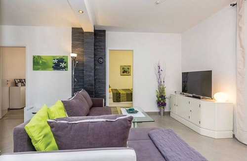 Cesarica Apartment | Apartments Ivni
