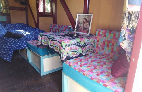 Vojnic House | Cozy shepherd's hut in an edible landscape on a permaculture farm