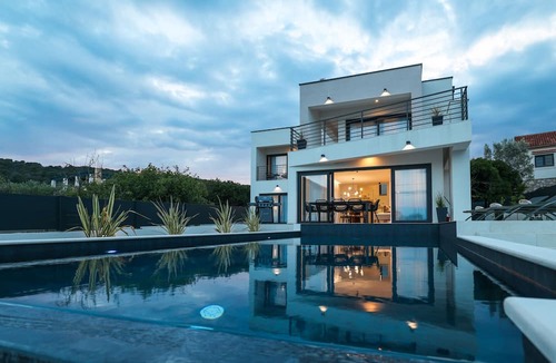 Iz Villa | Villa Anamaria ZadarVillas