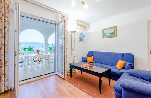 Mastrinka Apartment | Apartment Sea Star - Three-Bedroom Apartment with Pool and Sea View