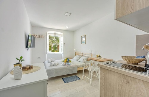 Cove Murtar Apartment | Lasta Lošinj Town