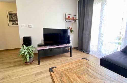 Sarsoni Apartment | VERT Apartment - Two Bedroom Apartment with Terrace