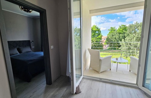 Matohanci Apartment | Apartments with Shared Pool Casa Bianca