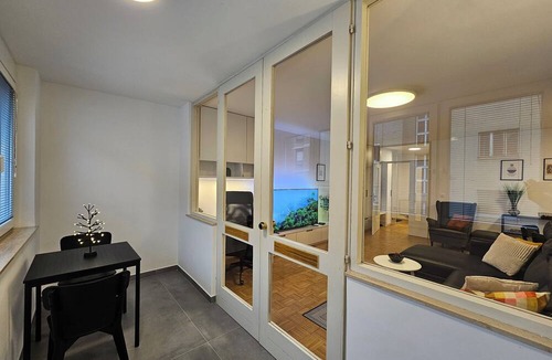 Ljubljana City Centre Apartment | Martin 3-bedroom Apartment Ljubljana center Tour As with free parking, WiFi, AC