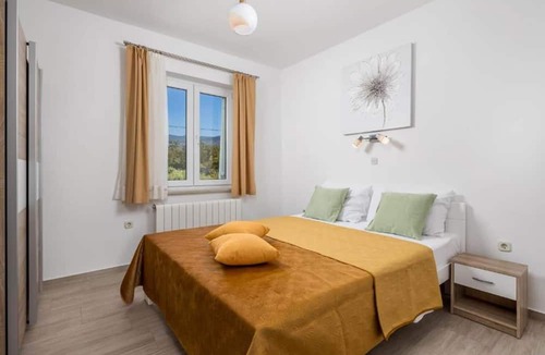 Kraljevica Apartment | Apartment with balcony, sea views