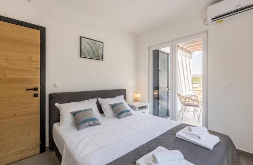 Cove Osibova (Milna) Villa | Exclusive Villa Del Mar in Milna with a pool