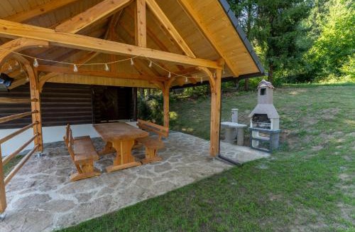 Gorenja vas-Poljane Apartment | Raj pod vrhom