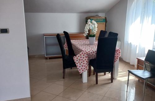 Kampel Apartment | Stella Ines