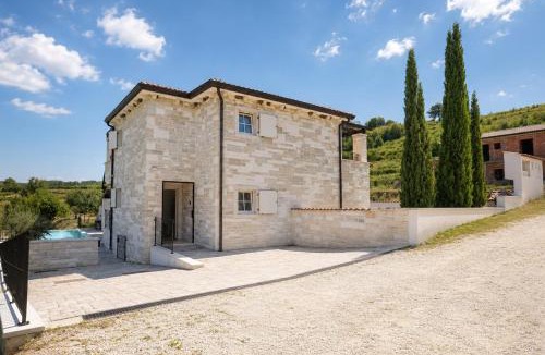 Momjan Villa | Villa ANDOLINI, a beauty in the Istrian hills