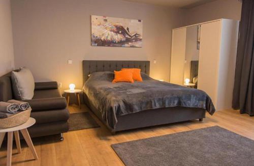 Karanac House | Holiday Home Thesaurum - Four Bedroom Holiday Home with Swimming Pool