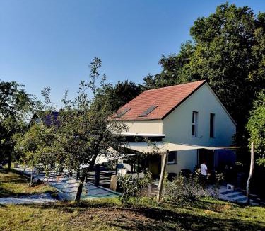 Smarje pri Jelsah Villa | Heaven resort - retreat centre