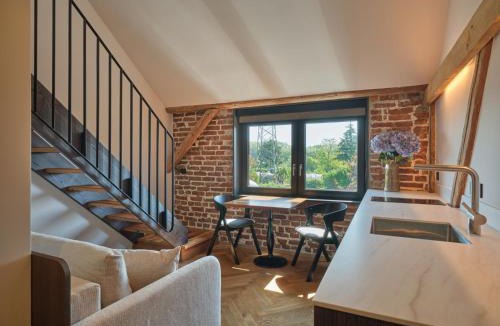 Ljubljana Apartment | HandMade - Free Gated parking - Self Check In