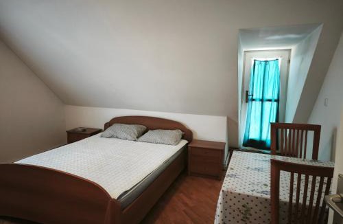 Tisina House | Beli oblaki sobe