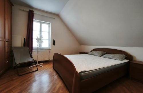 Tisina House | Beli oblaki sobe