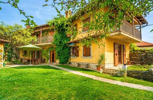 Kras House | Traditional Karst House Rozina with Garden - Happy Rentals