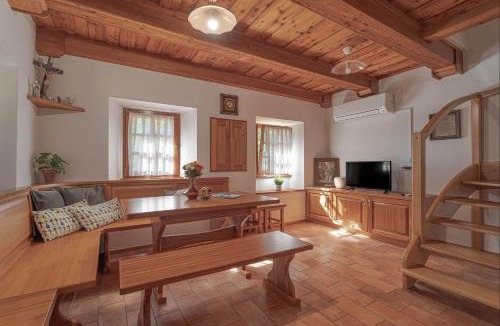 Dolenjske Toplice House | Parish House Mežnarija Near Dolenjske Toplice - Happy Rentals