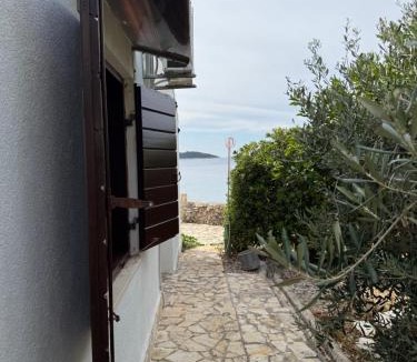 Milna House | Holiday House Rivi