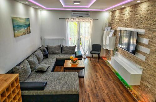 Vrgorac Villa | Family Jelavić Holiday House