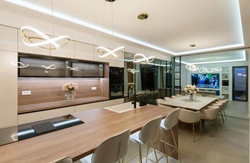 Prolozac Villa | Spectacular Villa Excelsior Perfect for Families, Business, or Celebrations