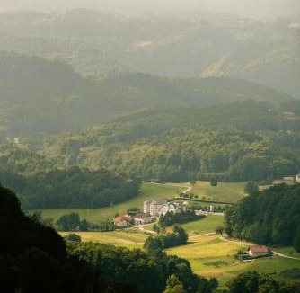 Rogaska Slatina House | Posestvo Strnad - Boč Wellness Retreat