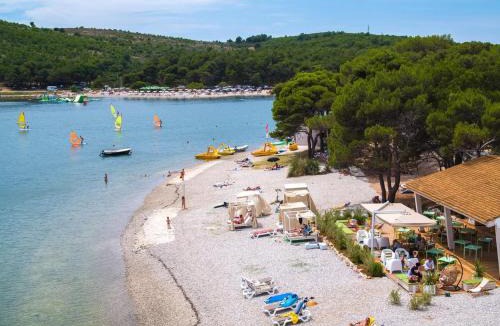 Pomer House | Beach House IVE, romantic escape with jacuzzi, pool & olive grove charm in Pomer, Istria