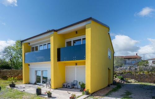 Bezjaki Apartment | 3 Bedroom Nice Apartment In Marinici