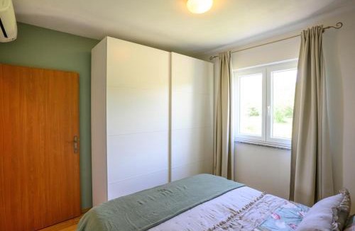 Bartici Apartment | Barba Ive - Sea View Apartment near Sveta Marina
