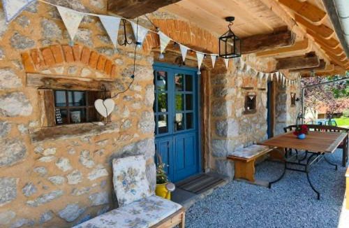 Metlika House | Štalca