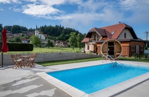 Lukovica Apartment | Apartments Bukor with seasonal pool