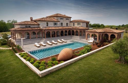 Vizinada Villa | Luxuriöse Villa Don Giordano im toskanischen Stil mit Pool, Weinbergblick und Olivenhainen in Istrien
