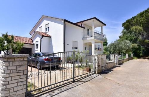 Krizine Apartment | Relaxing villa with smart layout