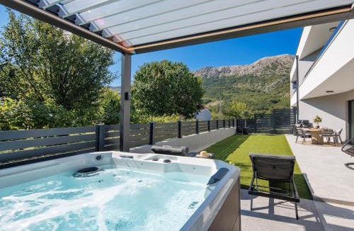 Draga Bascanska Apartment | Luxury suite Ani & Ema with jacuzzi