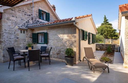 Oklaj House | My Dalmatia - Authentic stone house Dida