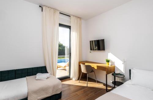 Trilj Villa | Vila Terra Relax House- Vila with private pool&garden