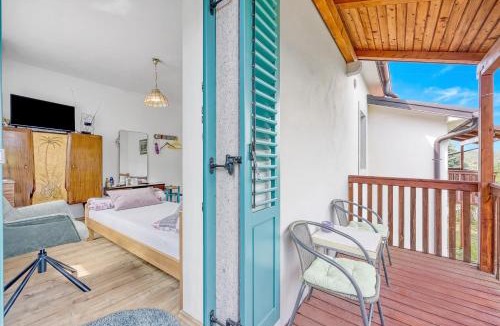 Kras Apartment | Villa Salamander Suite - Garden & EV charger - Happy Rentals